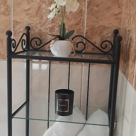 Lemongarden Apartment