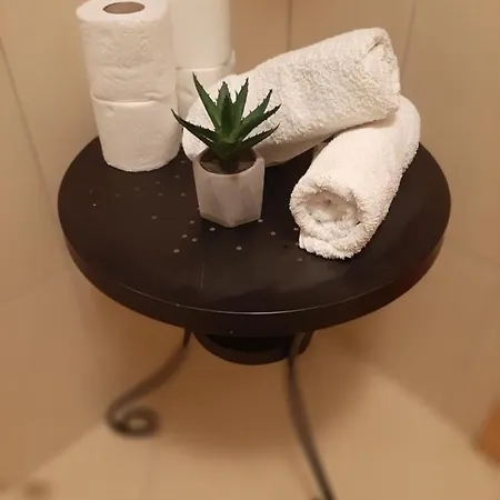 Lemongarden Apartman *