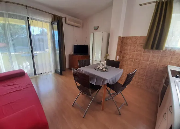 Lemongarden Apartment